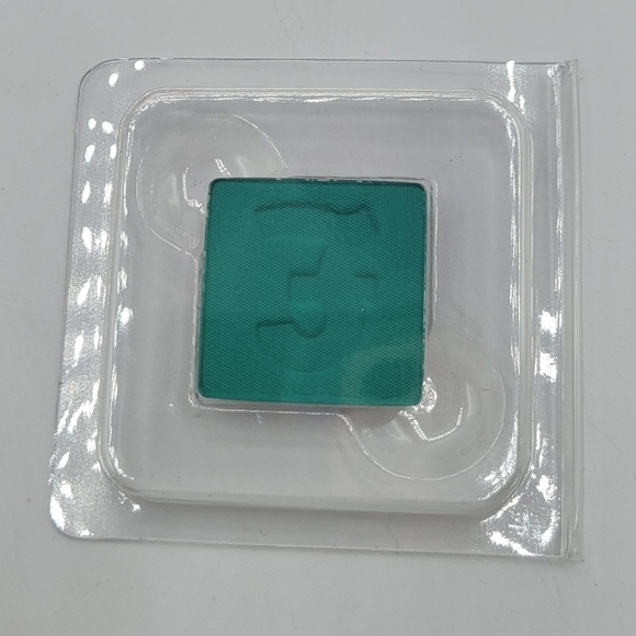 Jeffree Star Heavy Weighted Eyeshadow - Picture 4 of 8